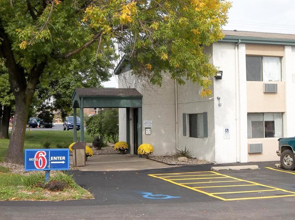 Rodeway Inn Appleton Exterior photo